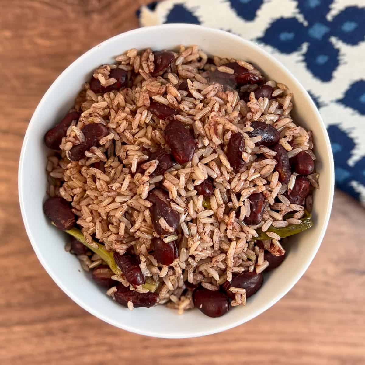 https://danielsplate.com/wp-content/uploads/2023/09/jamaican-rice-and-peas-3.jpg